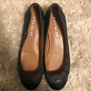 NWOT Coach flats. Size 7.